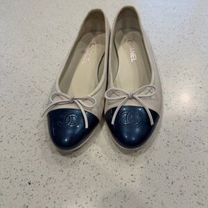 CHANEL Women's Cream and Navy Flats